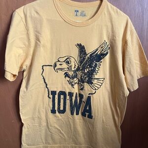 University T brand Iowa State Hawkeyes T-Shirt in Yellow